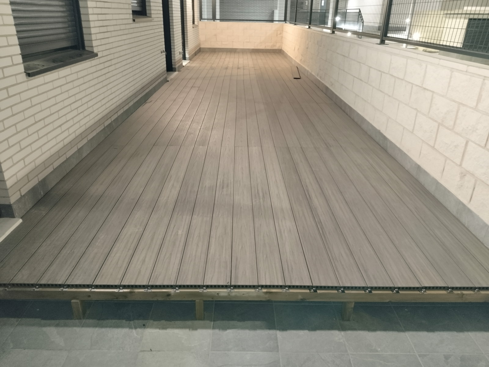 Terraza encapsulada humo Mejorada (2) — Tarima exterior Madrid, Pavimentos Arquiservi
